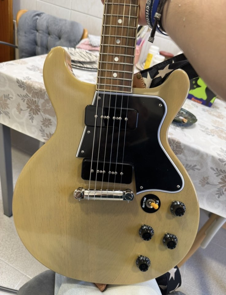 Epiphone Les Paul Special Inspired by Gibson con Bisby de segunda mano · Foto 1 de 6 · Asturias · 870 €