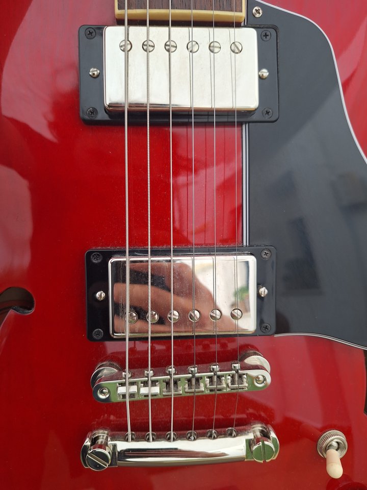 Epiphone ES-335 IBG (Mejoras Top: Seth Lover + Kit Faber completo) + Funda de segunda mano · Foto 8 de 10 · Illes Balears · 800 €