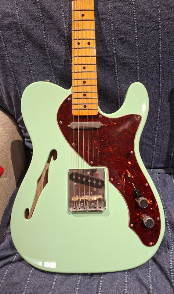Fender Telecaster Thinline de segunda mano · Foto 1 de 8 · Madrid · 1900 €