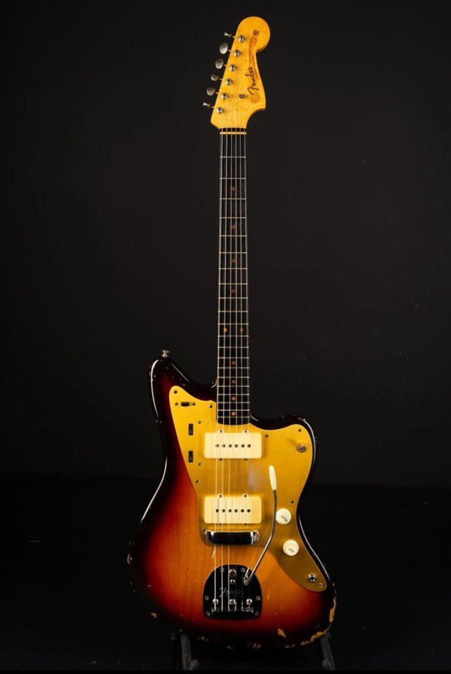 Compro Fender Stratocaster, Telecaster, Jazzmaster, Jaguar, Jazz Bass y Precision vintage originales.