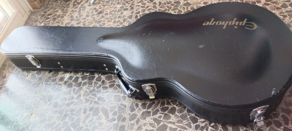 Epiphone Sheraton II de segunda mano · Foto 2 de 7 · Sevilla · 620 €