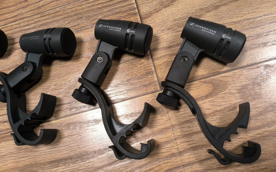 micros Sennheiser:  E604 (4 unid.), E602 (1ª ed.) y E609