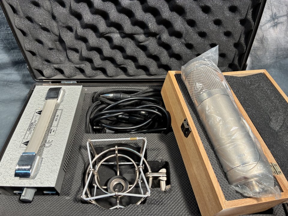 Micrófono de válvula Peluso 2247 LE (Limited Edition) + Kahayan Mod. de segunda mano · Foto 4 de 9 · Lleida · 1700 €