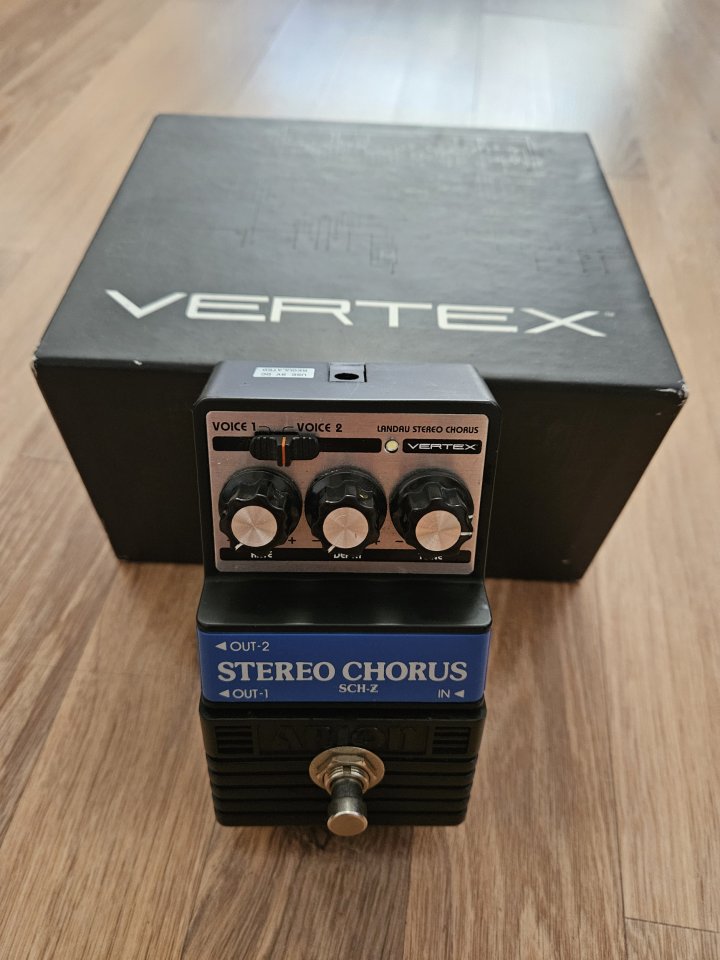 Vertex Landau Stereo Chorus de segunda mano · Foto 2 de 3 · Pontevedra · 475 €