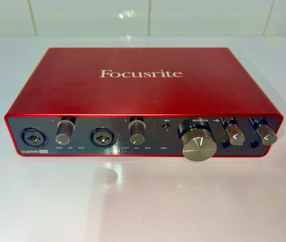 Focusrite Scarlett 8i6 3rd generación de segunda mano · Foto 1 de 4 · Granada · 145 €