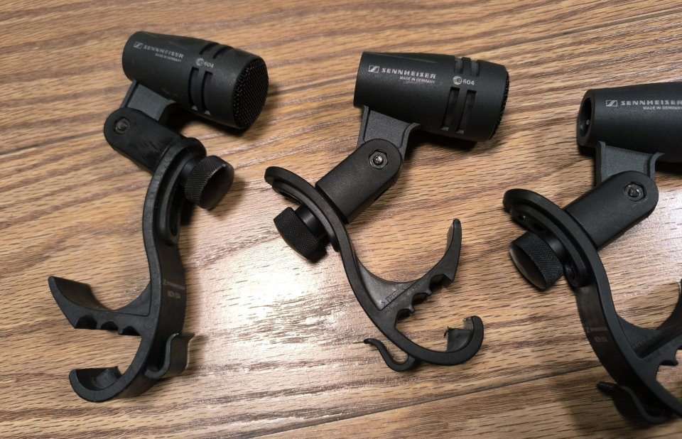 micros Sennheiser:  E604 (4 unid.), E602 (1ª ed.) y E609