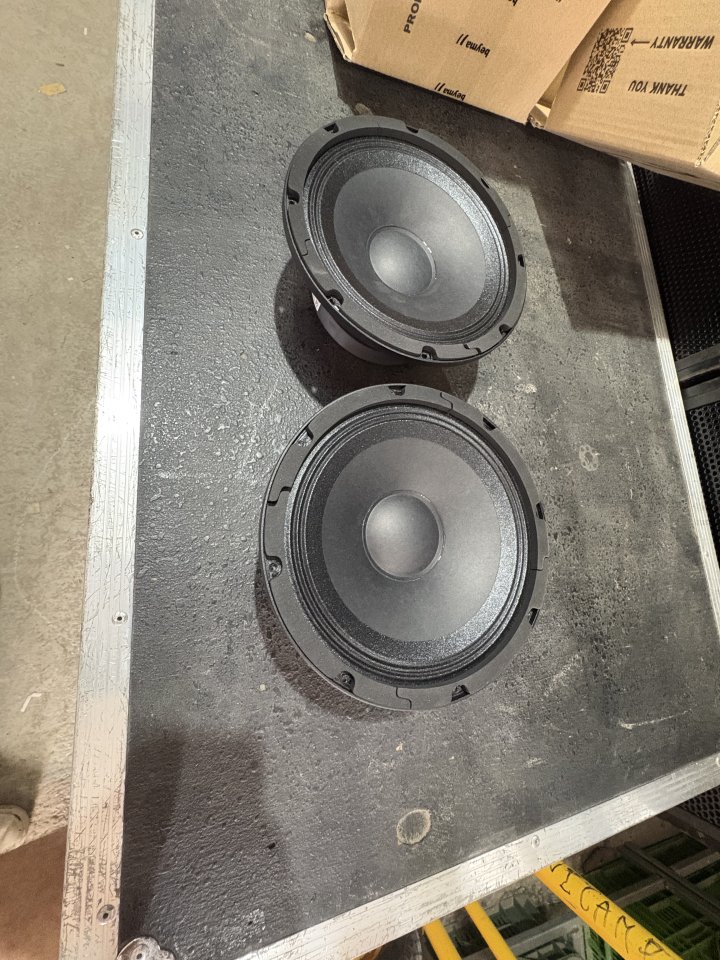 Vendo pareja altavoces beyma 8MI100 a 8ohm