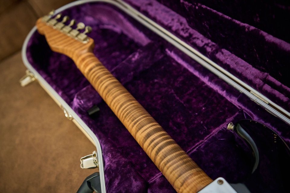 Rossi stratocaster de segunda mano · Foto 3 de 3 · Jaén