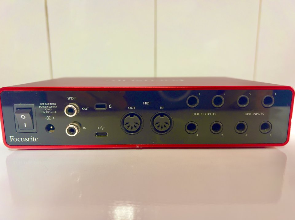 Focusrite Scarlett 8i6 3rd generación de segunda mano · Foto 3 de 4 · Granada · 145 €
