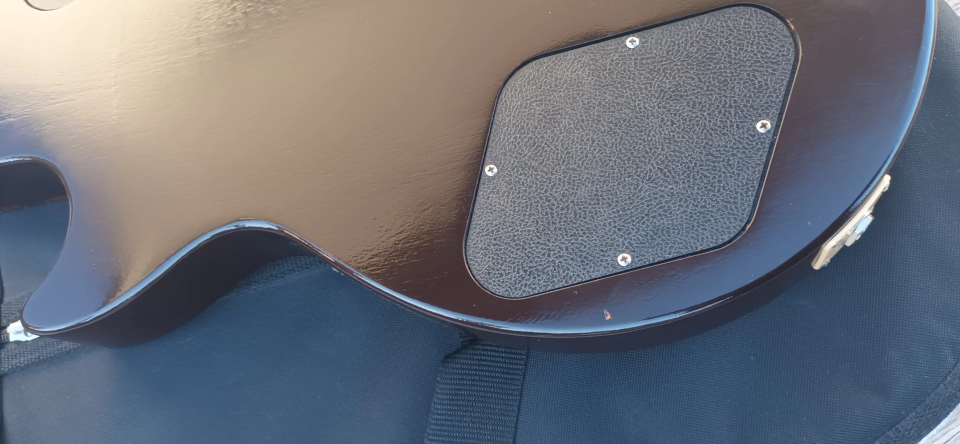 Gibson Les Paul Tribute P90 2016 de segunda mano · Foto 9 de 10 · Girona · 1175 €