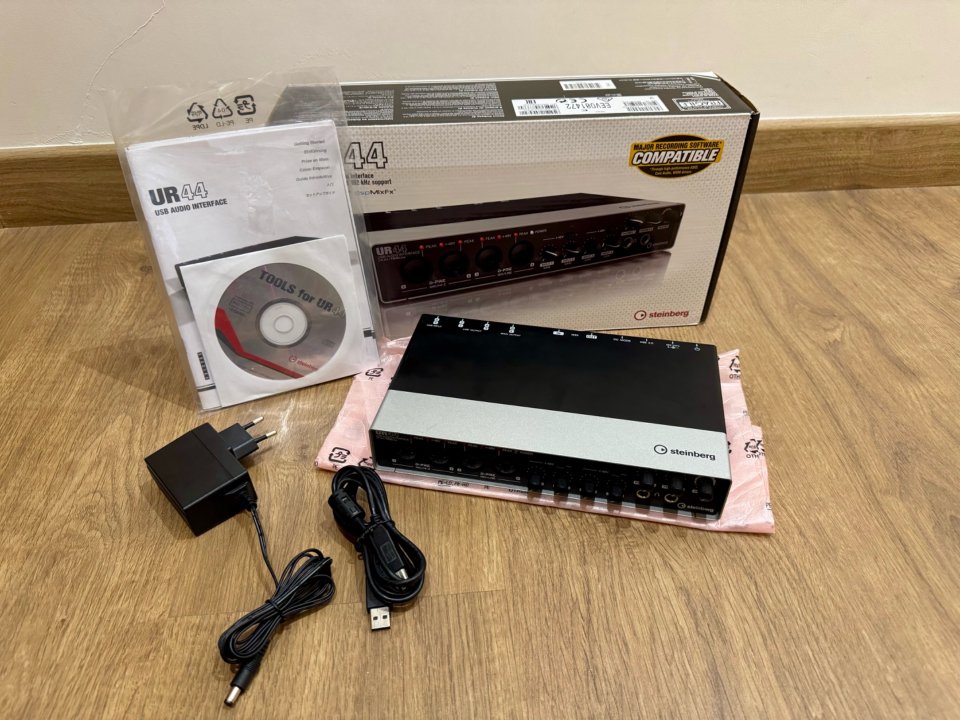 Steinberg UR44 Interfaz de Audio USB de segunda mano · Foto 1 de 10 · Murcia · 145 €