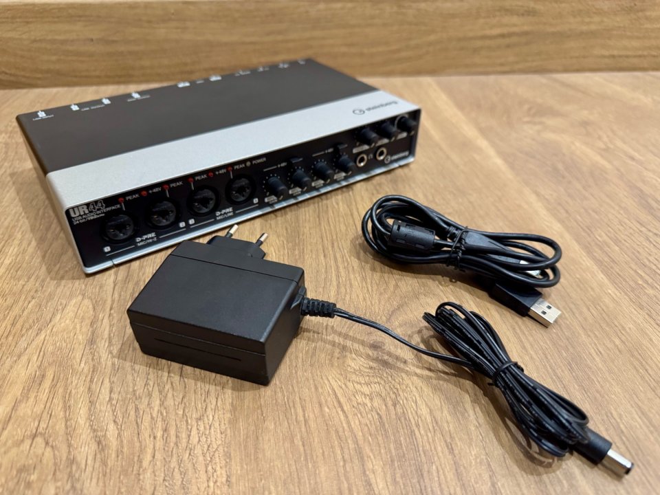 Steinberg UR44 Interfaz de Audio USB de segunda mano · Foto 2 de 10 · Murcia · 145 €