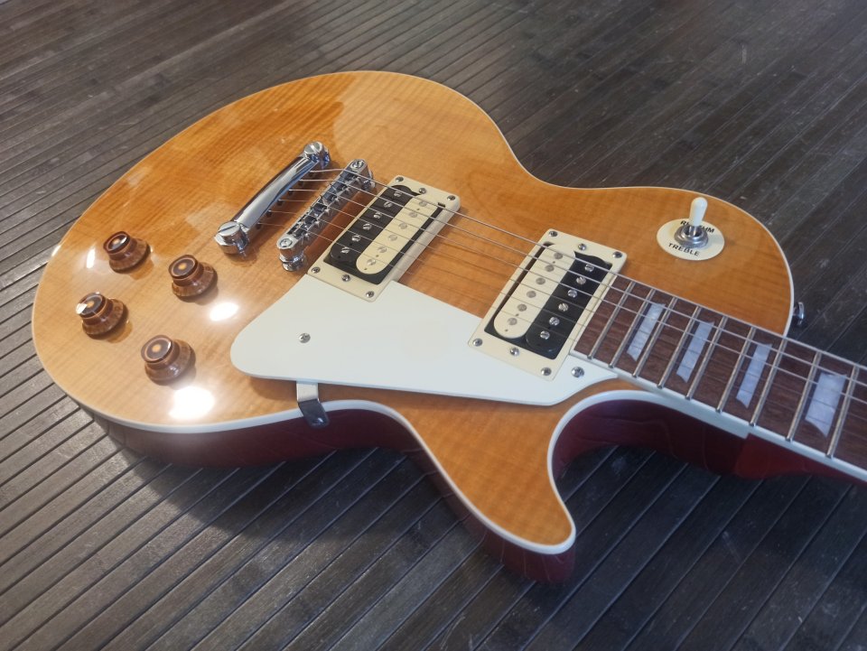 Tokai Les Paul Standard ALS68FZ LD de segunda mano · Foto 8 de 10 · Sevilla · 390 €