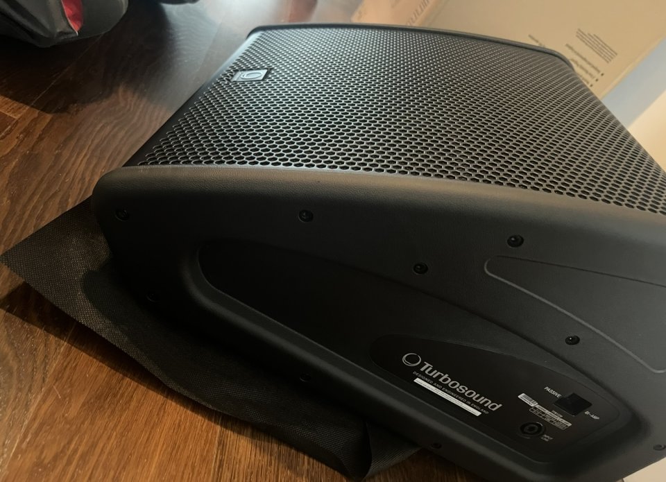 Altavoz Turbosound monitor/Pa FLASHLINE TFM122M de segunda mano · Foto 2 de 5 · Huesca · 495 €