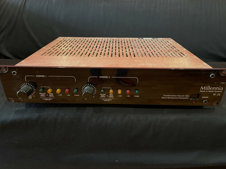 Preamp MILLENIA M2B (válvulas)