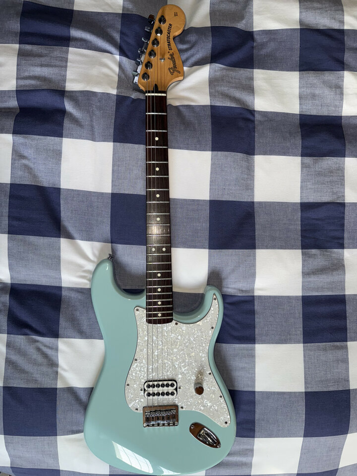 Fender Tom Delonge Artist Series Stratocaster 2004