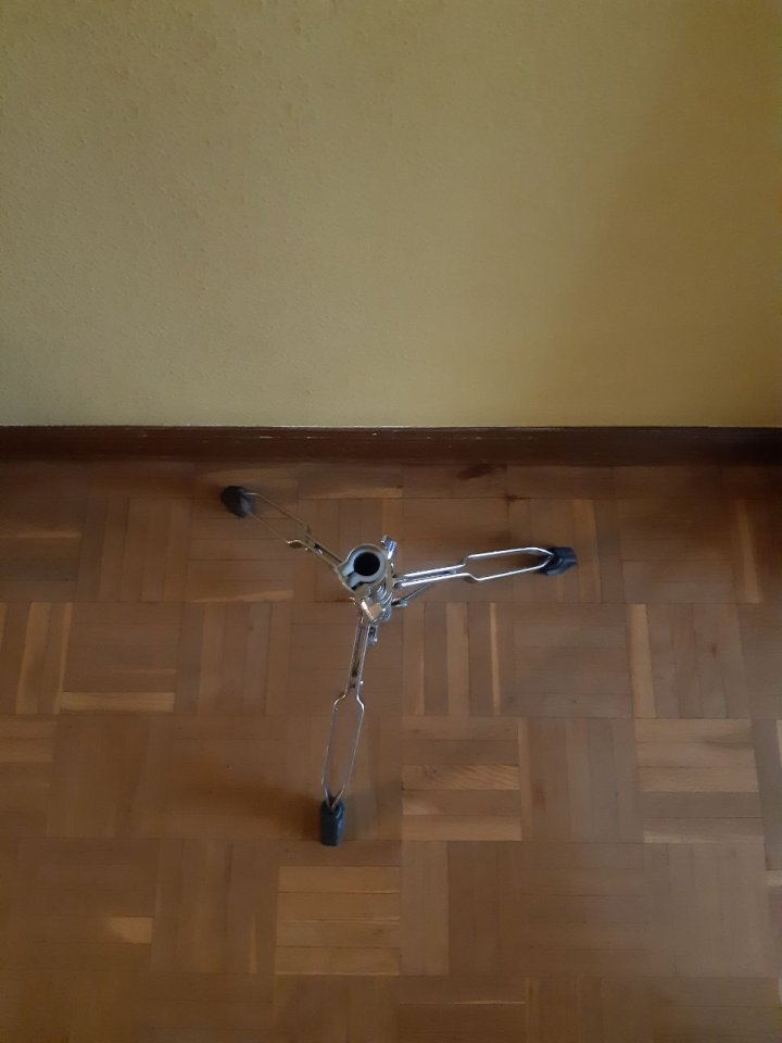 Soporte Incompleto para caja o platos de segunda mano · Foto 2 de 2 · Madrid · 30 €