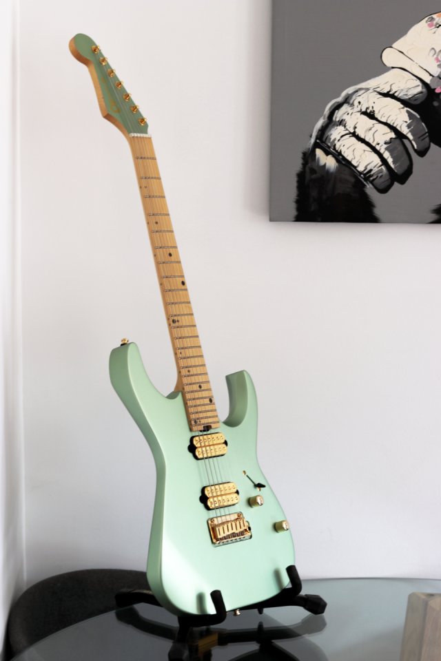 Charvel Angel Vivaldi Signature DK24-7 Nova + Gigbag (envío incluido) de segunda mano · Foto 3 de 9 · Illes Balears · 899 €