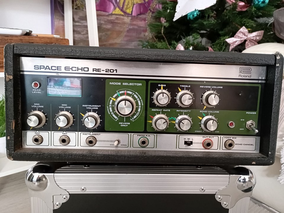 SPACE ECHO ROLAND 201 de segunda mano · Valencia · 1200 €