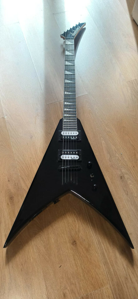 Jackson King V™ JS32T Serie JS