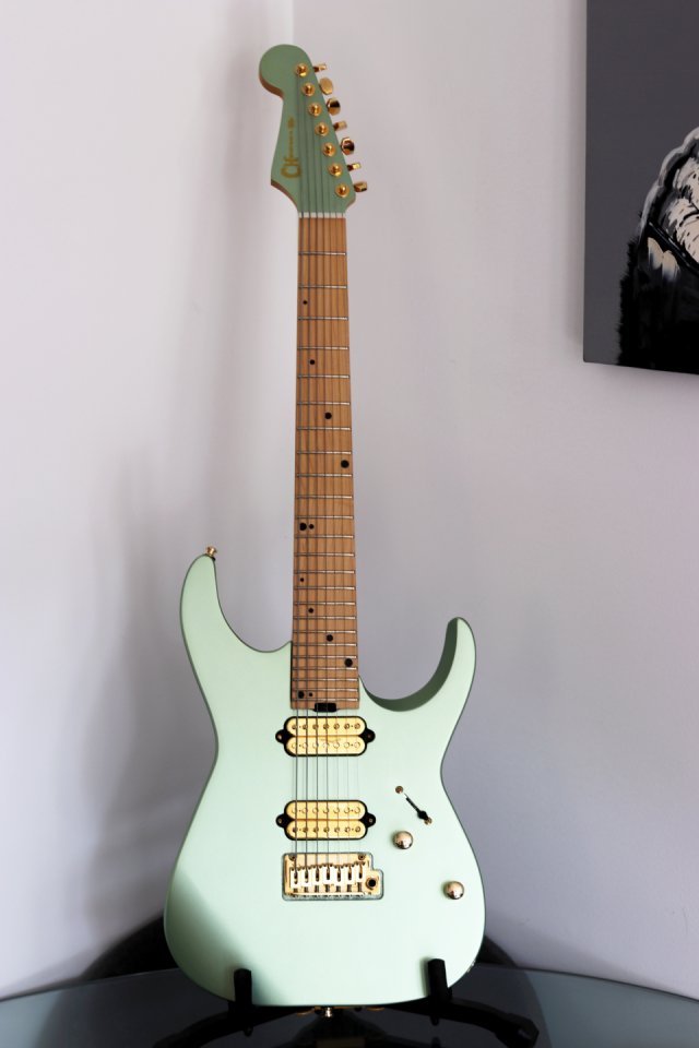 Charvel Angel Vivaldi Signature DK24-7 Nova + Gigbag (envío incluido) de segunda mano · Foto 4 de 9 · Illes Balears · 899 €