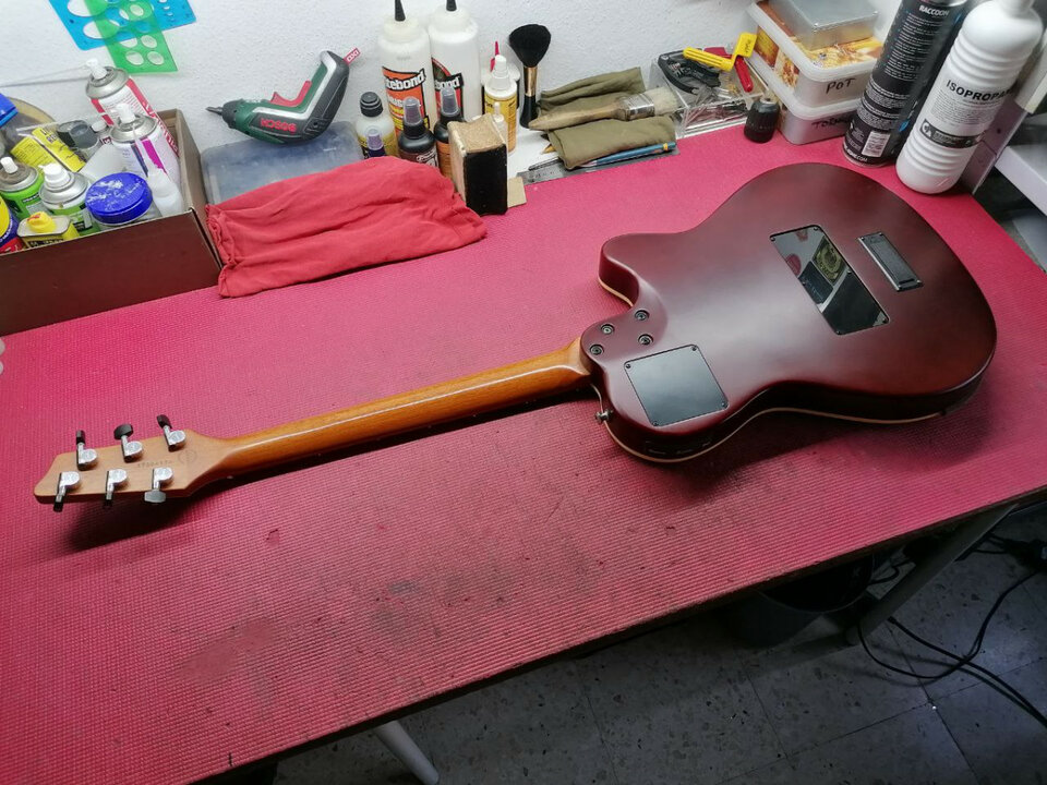 Guitarra Godin A6 ultra para zurdos de segunda mano · Foto 6 de 9 · Madrid · 1100 €