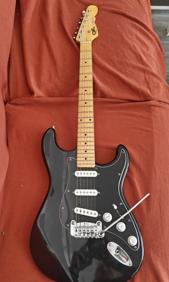 G&L Tribute Series Legacy (Leo Fender) - Gloss Black  2021