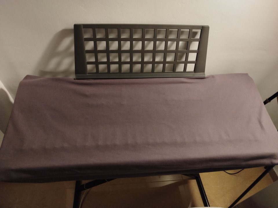 Yamaha PSR-E313 con: atril, pie, funda, pedal y fuente alimentación de segunda mano · Foto 6 de 6 · Sevilla · 200 €