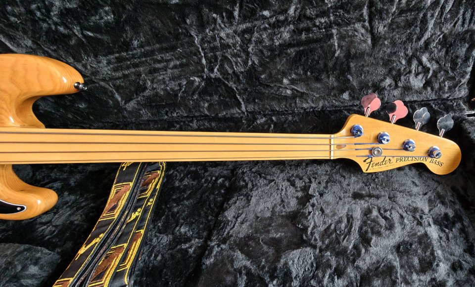 Fender Precisión fretless 1976 STING THE POLICE de segunda mano · Foto 3 de 10 · Lugo · 3990 €