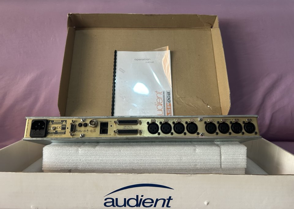 Audient Asp 008 preamplificador 8 canales de segunda mano · Foto 2 de 4 · Murcia · 580 €