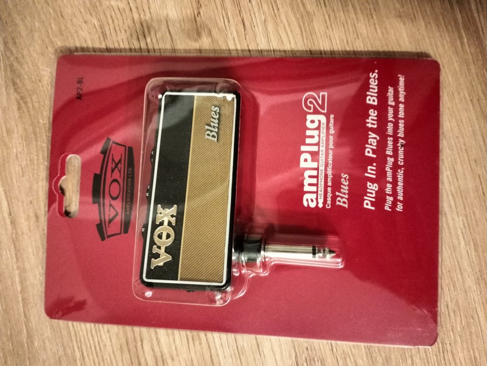 VOX AMPLUG 2 BLUES de segunda mano · Foto 1 de 2 · Madrid · 25 €