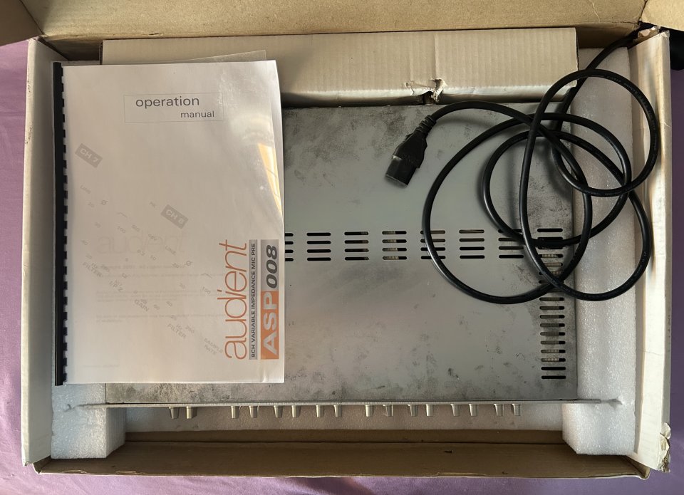 Audient Asp 008 preamplificador 8 canales de segunda mano · Foto 3 de 4 · Murcia · 580 €