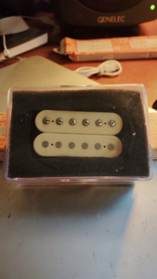 Di-Marzio Dp-103 Mástil/Puente 30 Aniversario de segunda mano · Foto 3 de 3 · Barcelona · 80 €