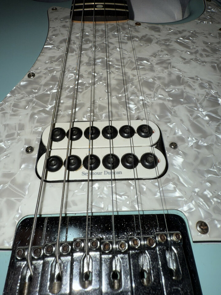 Fender Tom Delonge Artist Series Stratocaster 2004