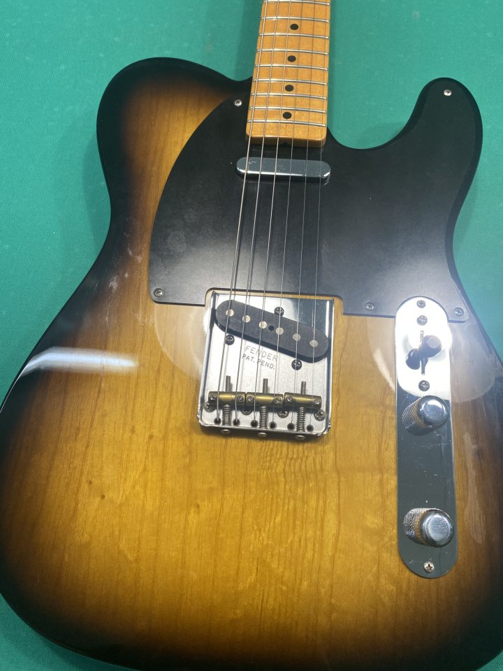 Guitarra fender telecaster modelo baja , cambio o vendo