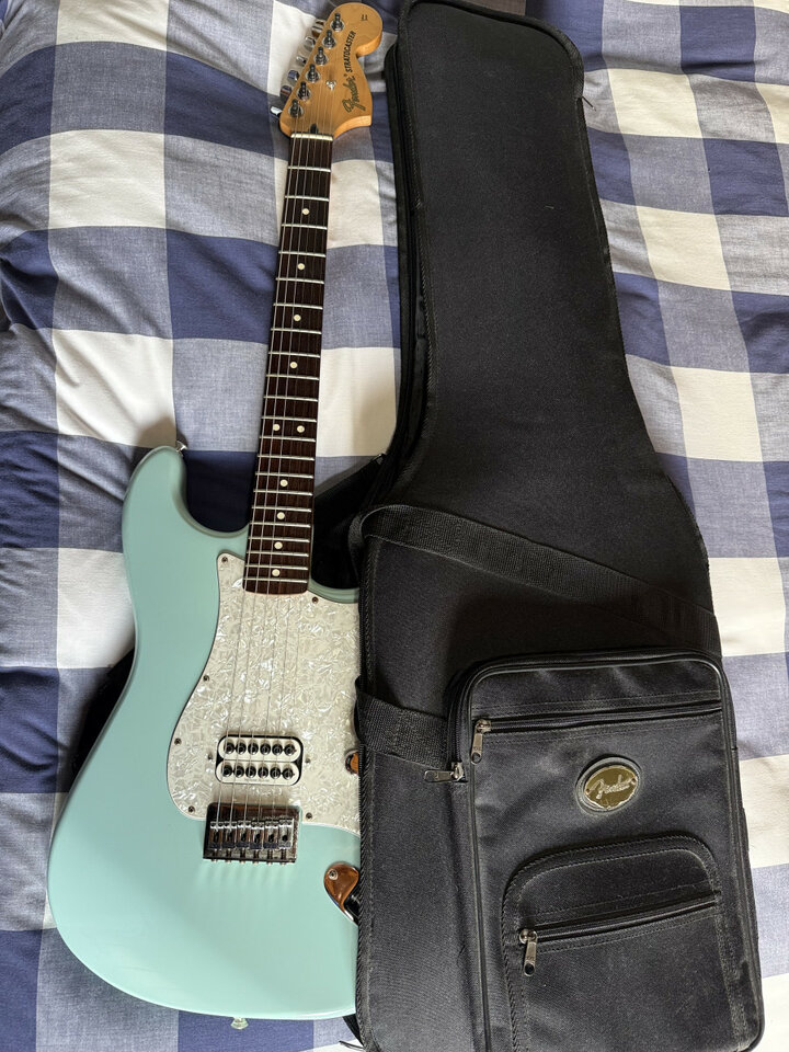 Fender Tom Delonge Artist Series Stratocaster 2004