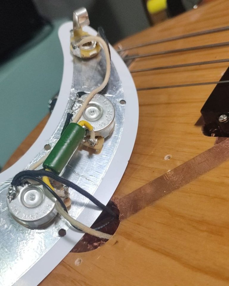 Fender Precisión fretless 1976 STING THE POLICE de segunda mano · Foto 8 de 10 · Lugo · 3990 €