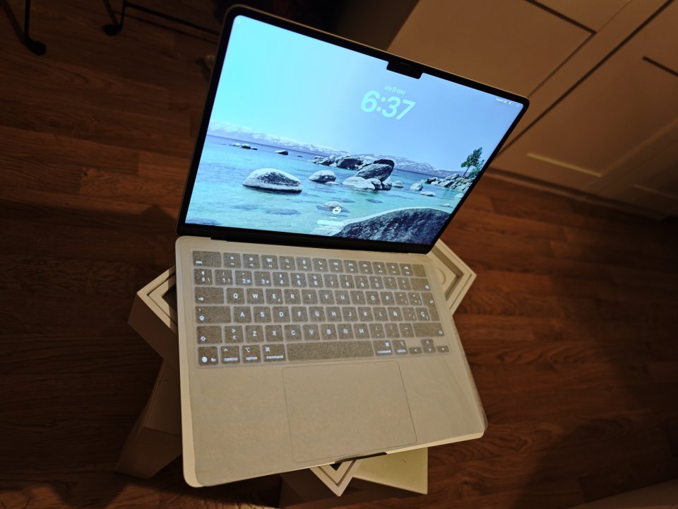 Apple MacBook Air M4 16gb + 1 Tb
