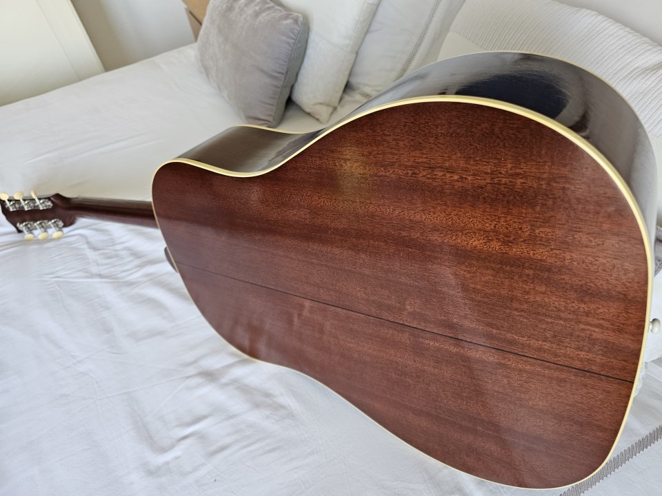 Gibson J-45 1942 Banner Custom Shop