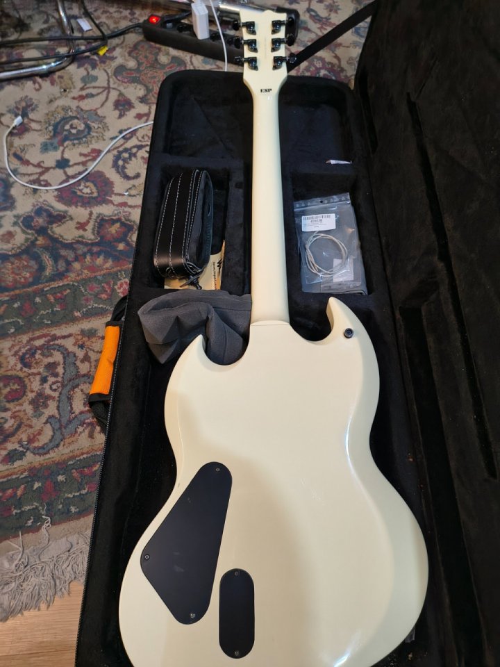 Ltd Viper 400 de segunda mano · Foto 5 de 5 · Cádiz · 600 €