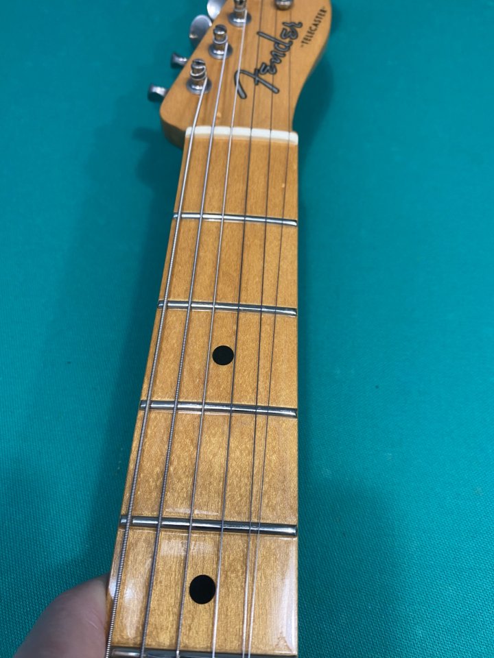 Guitarra fender telecaster modelo baja , cambio o vendo