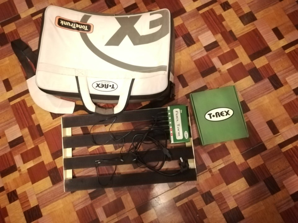 Vendido. T Rex Chameleon y T Rex Tonetrunk 55. de segunda mano · Foto 1 de 10 · Valencia · 100 €