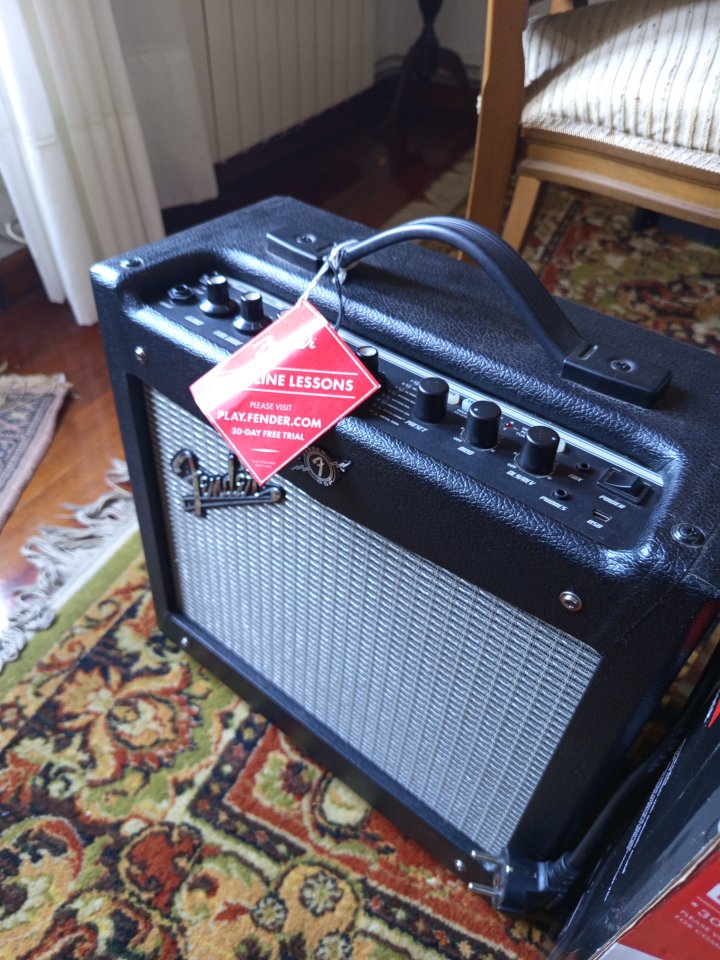 Fender mustang I V2 (envío incluido)