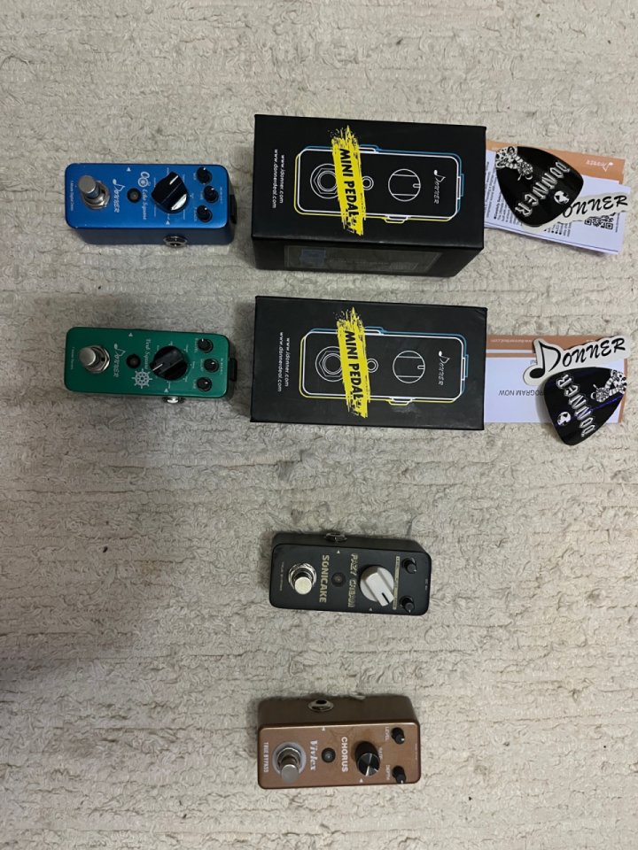 Donner Verb Square - Reverb (7 modos) de segunda mano · Foto 9 de 10 · Gipuzkoa · 15 €