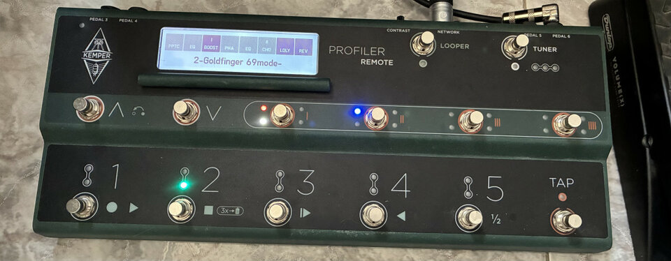 Kemper Rack + Remote + Cabinet + Power amp + Flight Case + Pedal de Expresión