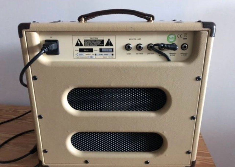 Amplificador Valvular Harley Benton GA 15