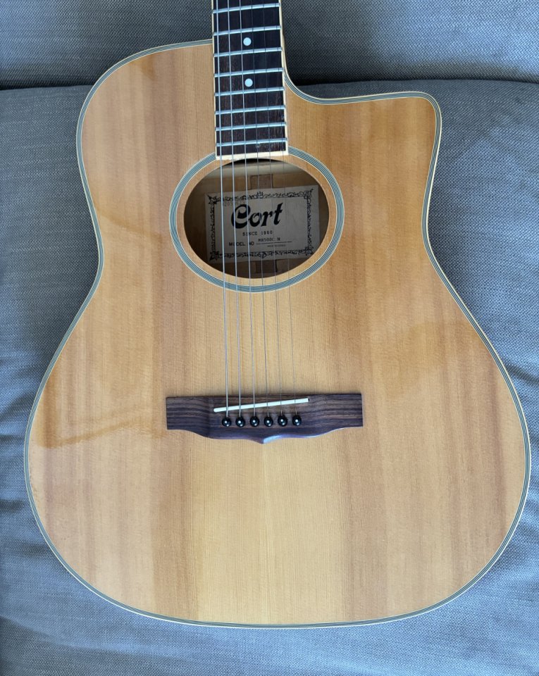 Guitarra Electroacústica Cort MR500 de segunda mano · Foto 3 de 9 · Madrid · 150 €