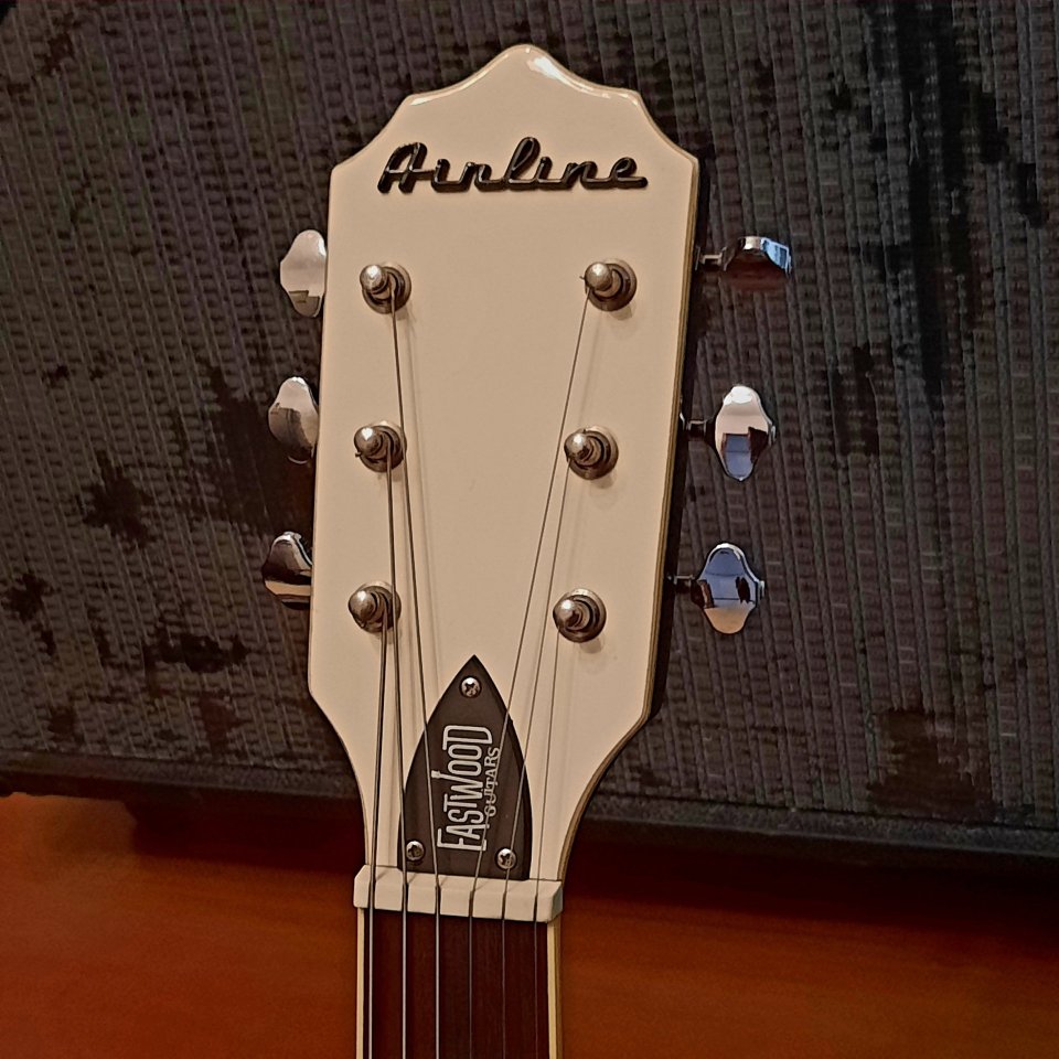 Airline Tuxedo by Eastwood Guitars