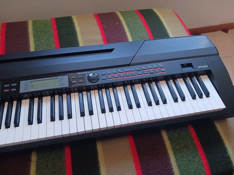 Vendo teclado Thomann SP-5600 de segunda mano · Foto 3 de 7 · Málaga · 300 €
