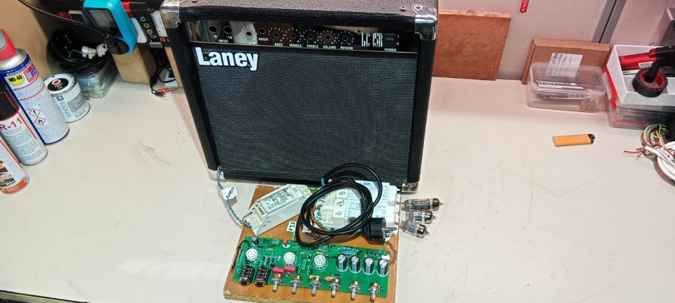 Amplificador valvulas sonido basado JTM-45 BASMAN